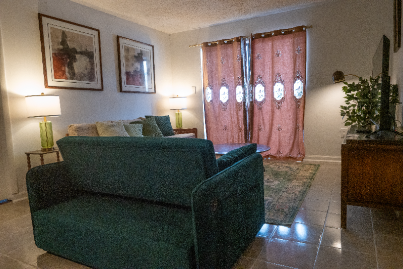 1418 Collins Ave #403 - Photo 4 of 31