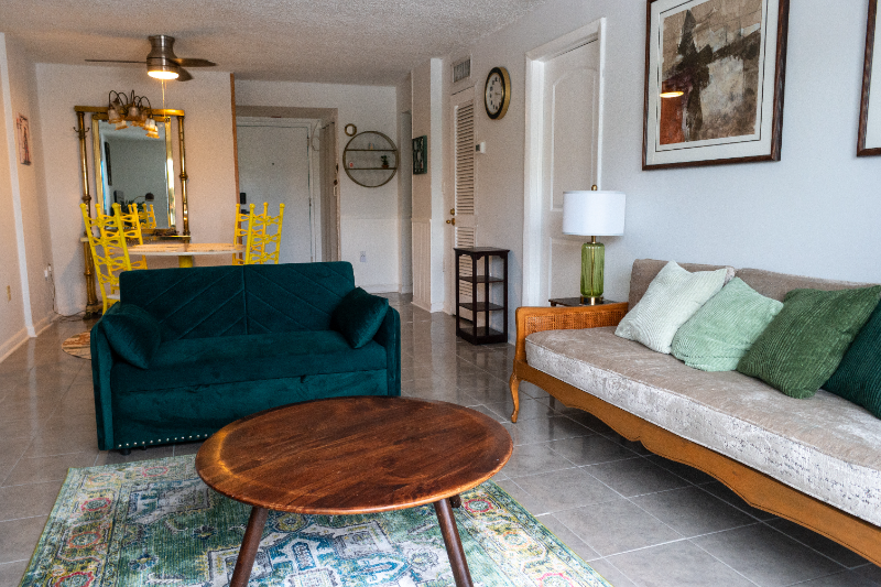 1418 Collins Ave #403 - Photo 5 of 31