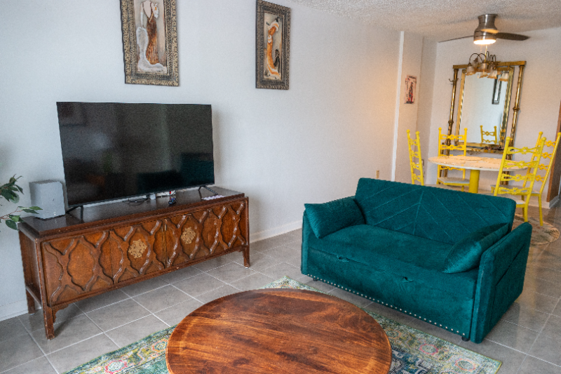 1418 Collins Ave #403 - Photo 7 of 31