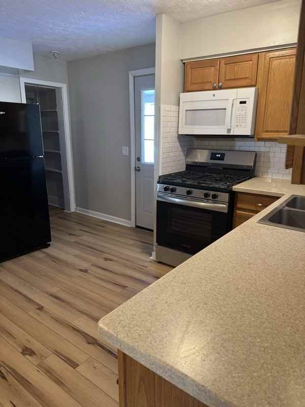 156 Spring St - Photo 3 of 11