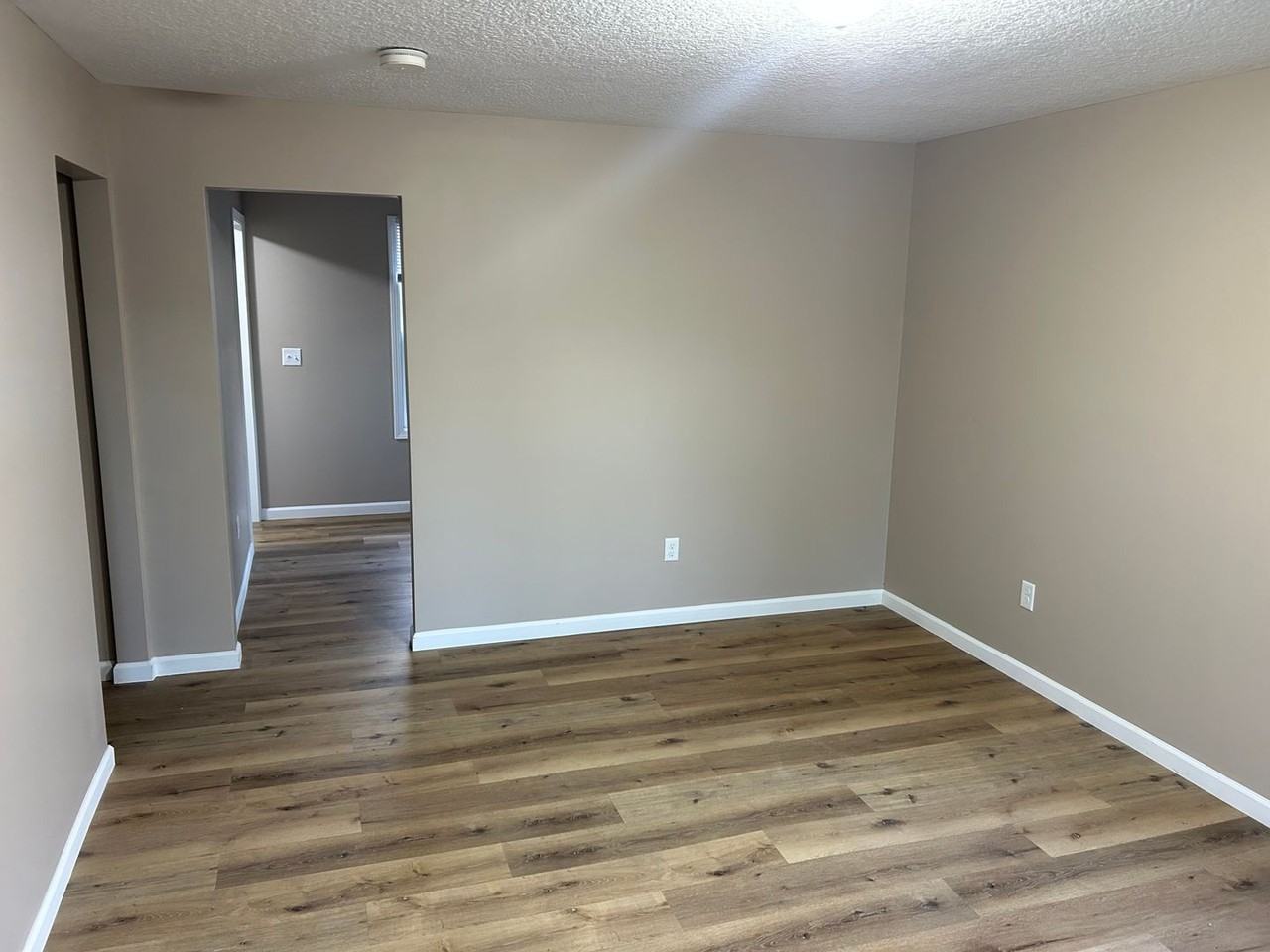 Anthony Wayne Villas and Flats - Photo 5 of 5