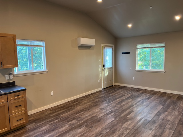 2133 Western Ave #A - Photo 2 of 10