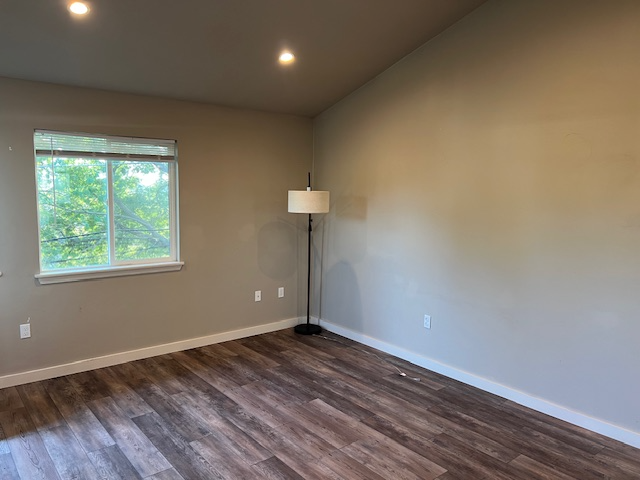 2133 Western Ave #A - Photo 3 of 10