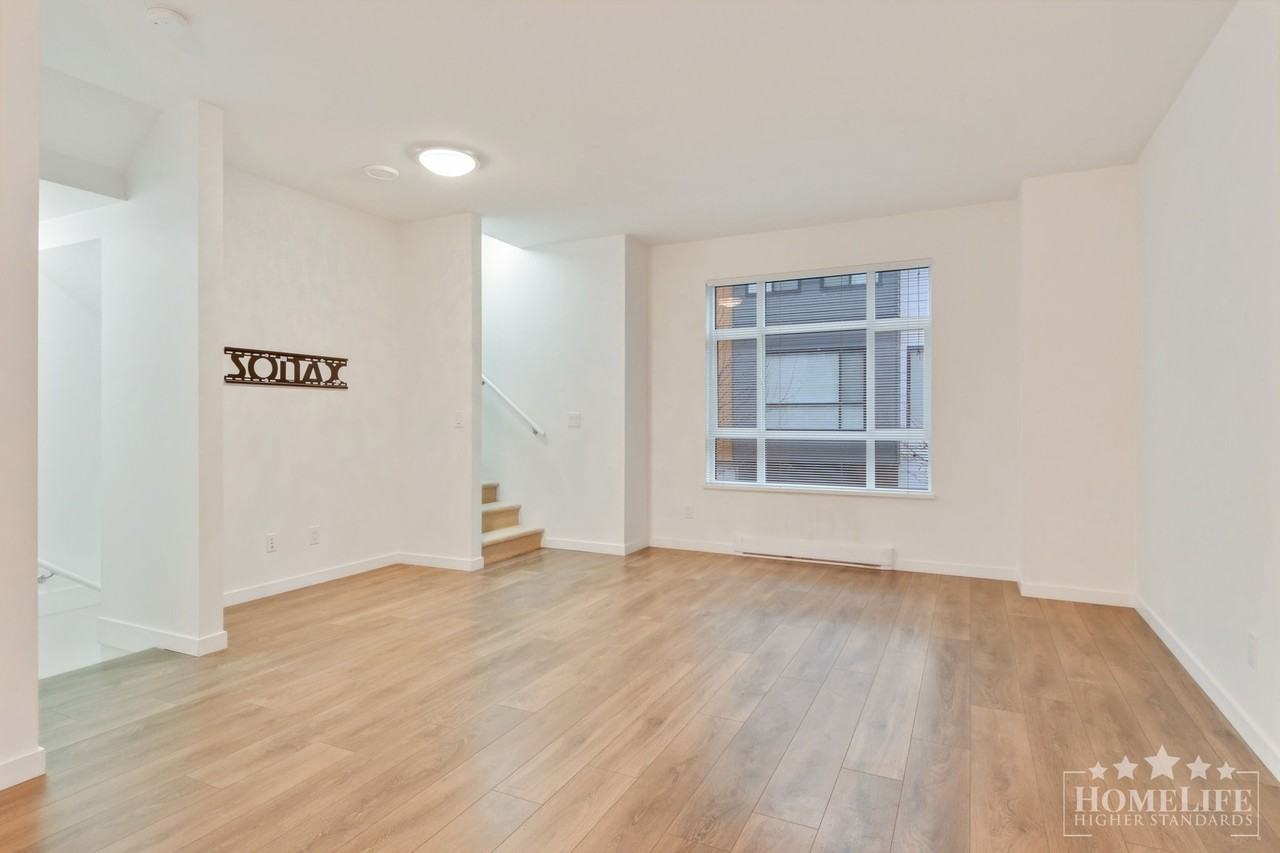 16433 Watson Dr - Photo 3 of 22