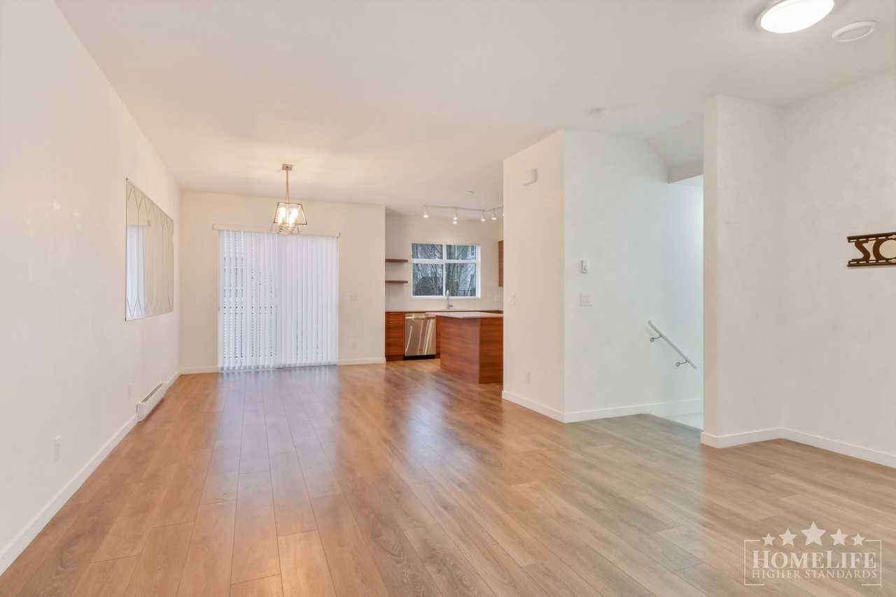 16433 Watson Dr - Photo 4 of 22