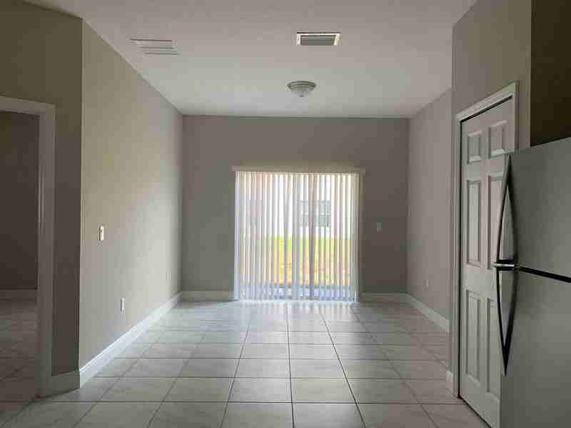 784 Platypus Ct - Photo 5 of 7