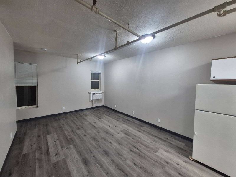 301 N Riverfront Dr #305