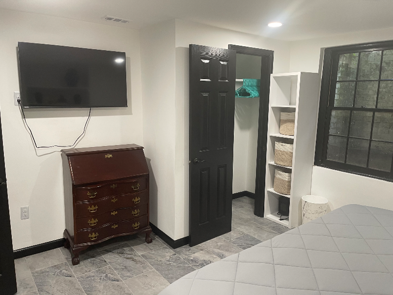 3831 Argyle Ter Nw - Photo 6 of 8