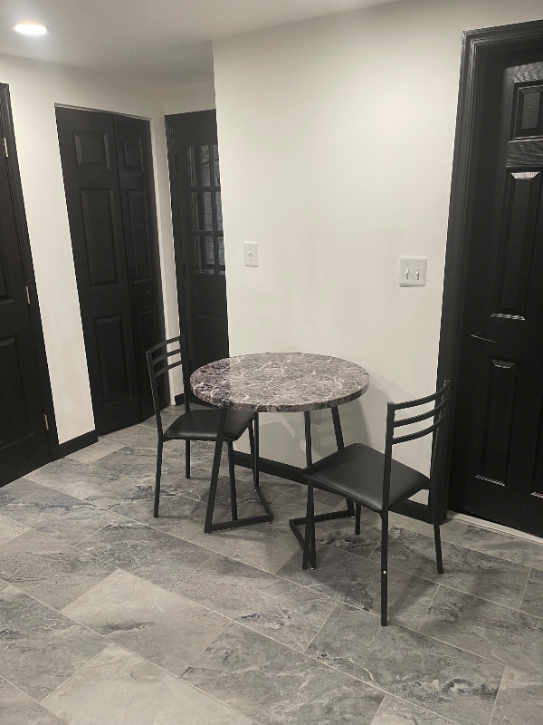 3831 Argyle Ter Nw - Photo 7 of 8