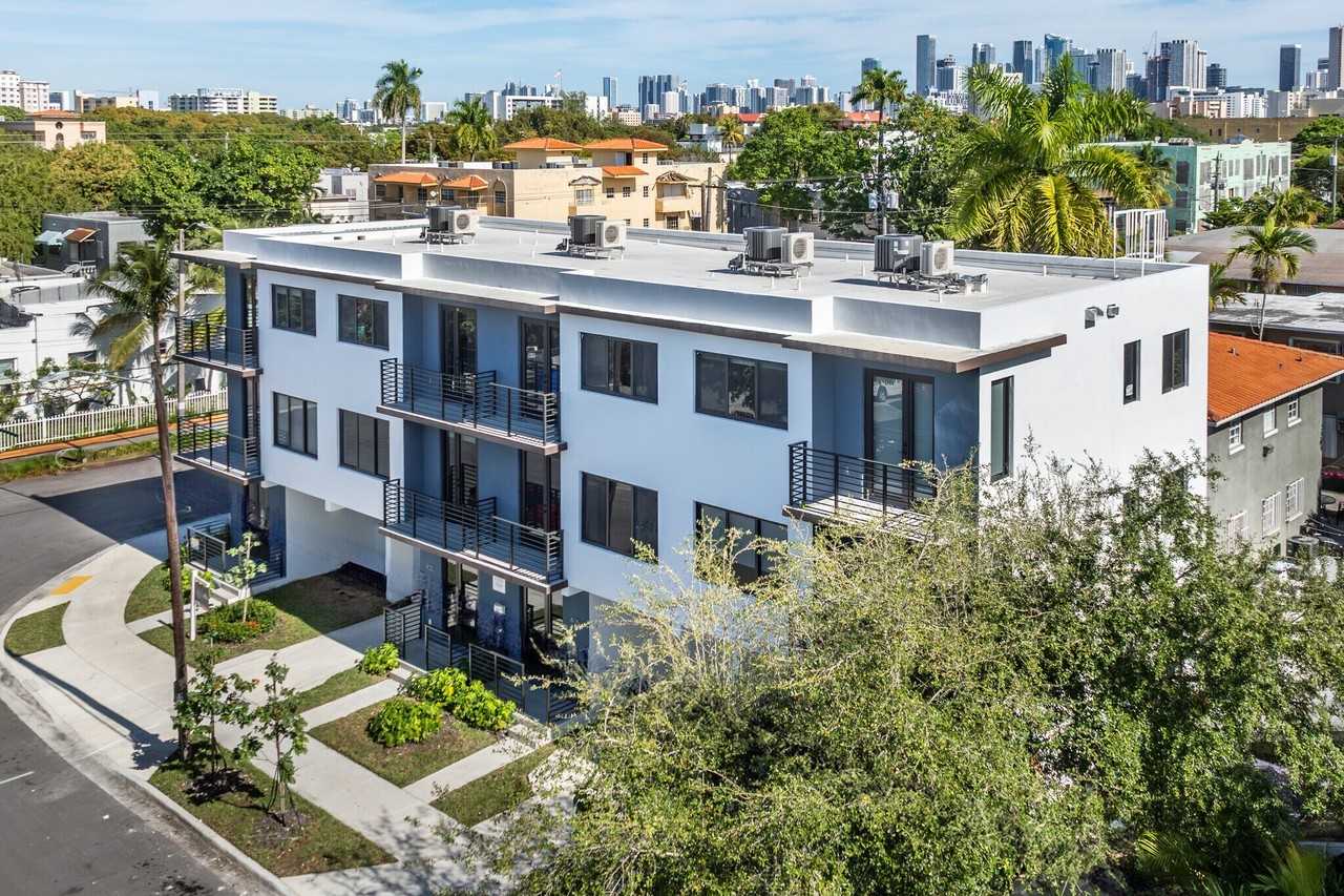 1376 SW 4th St. - Photo 4 of 4