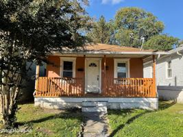 featured image of 207 Drummond Ave