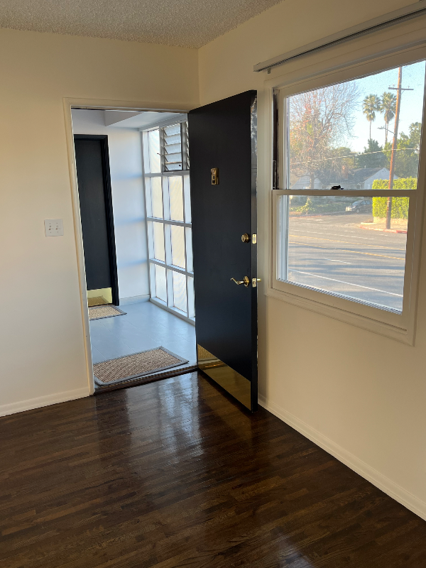 13744 Burbank Blvd #A - Photo 5 of 23