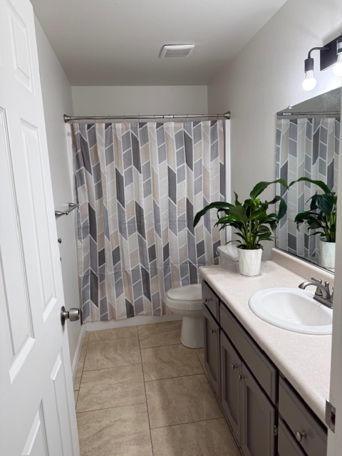 1700 Torry Pine Dr - Photo 3 of 20