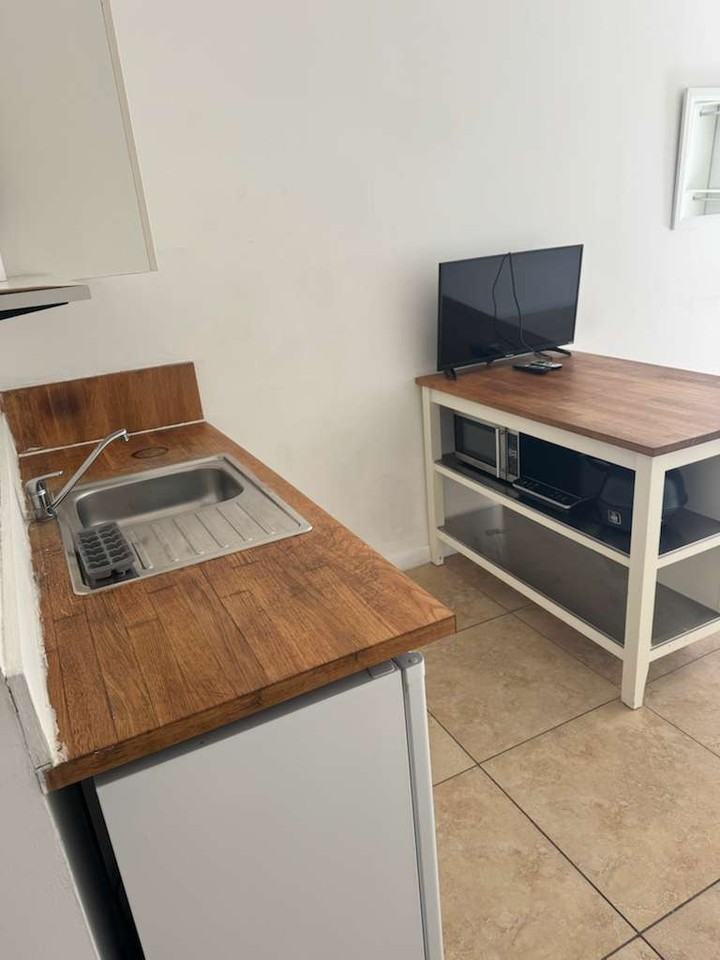 446 Southwest 3rd Street #1 - Photo 4 of 10