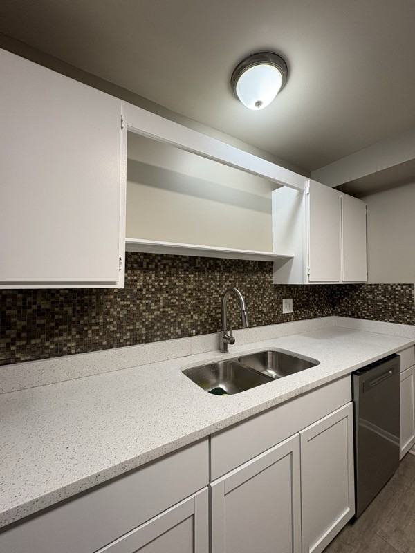 1332 N Geneva Dr #1B - Photo 7 of 11