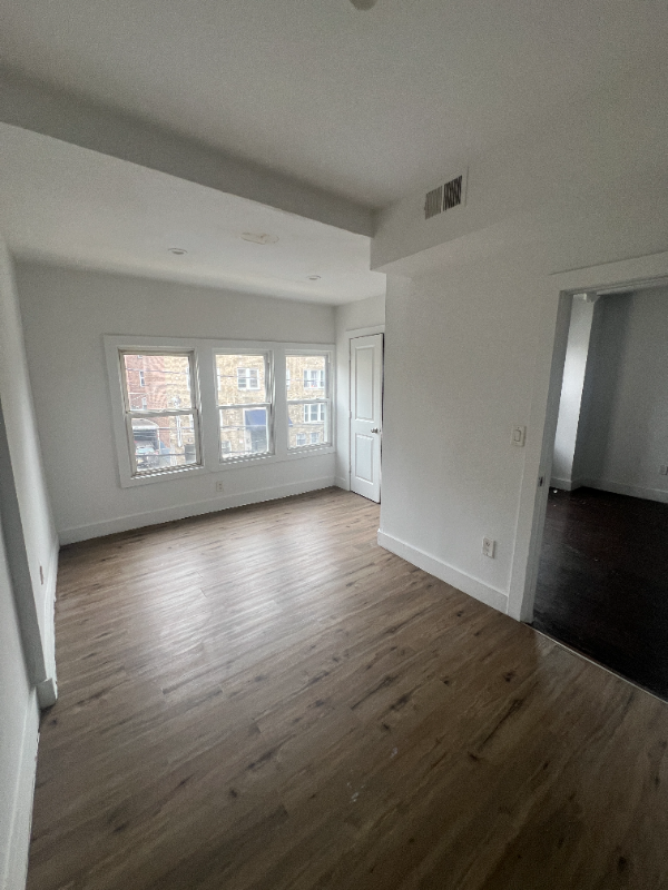 877 S 14th St #2 - Photo 4 of 8