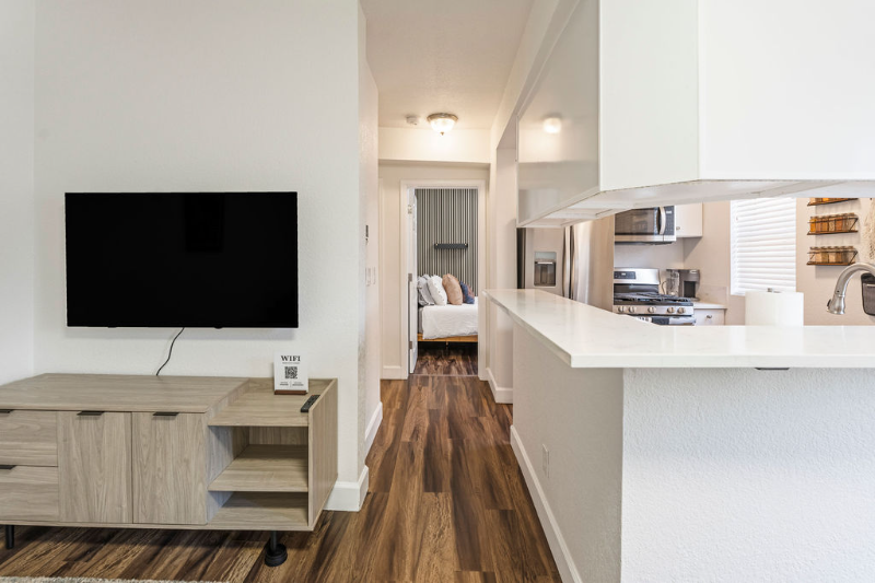 1629 N Clarkson St #23 - Photo 5 of 15