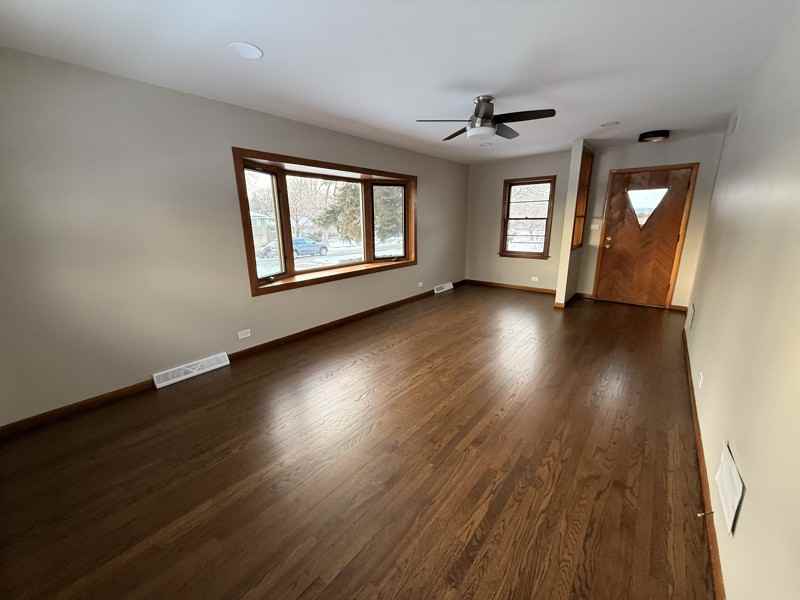 5825 Webster St - Photo 2 of 9