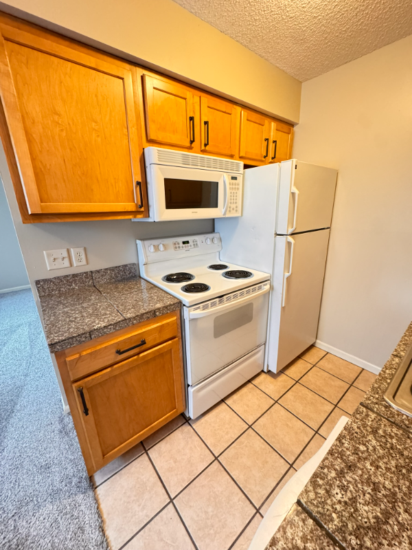 1531 D St #08 - Photo 3 of 12