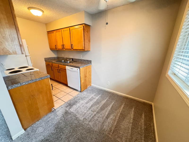 1531 D St #08 - Photo 5 of 12