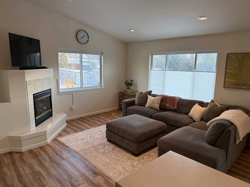 583 Ocean Point Dr - Photo 2 of 20