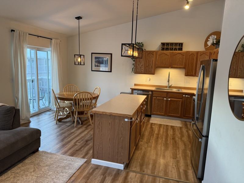 583 Ocean Point Dr - Photo 4 of 20