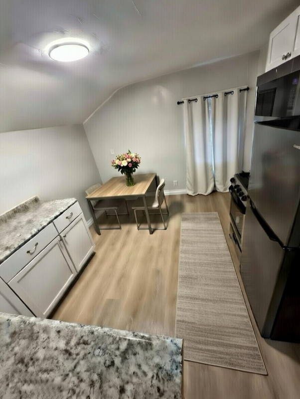 1328 N Main St - Photo 3 of 14