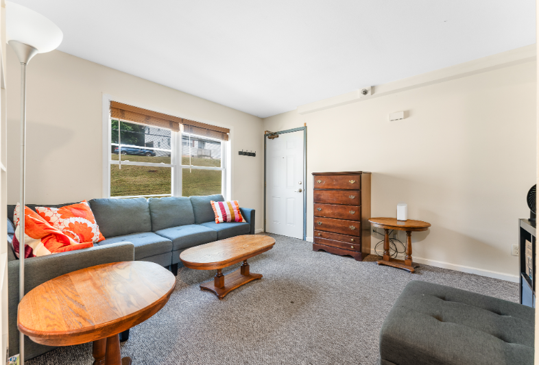 527 Grant Ave #202 - Photo 7 of 12