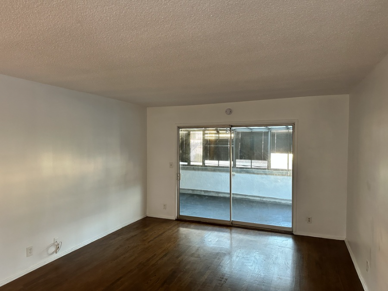 3236 Larissa Dr - Photo 4 of 19