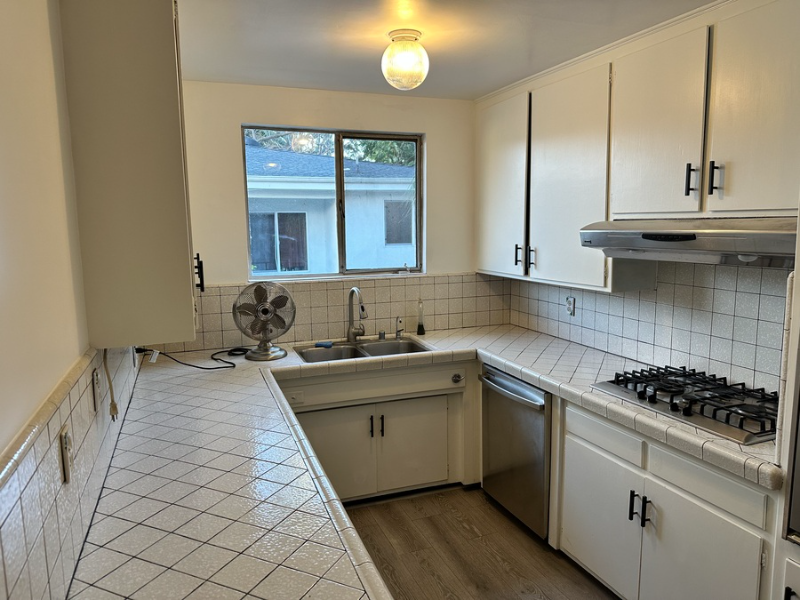 3236 Larissa Dr - Photo 6 of 19