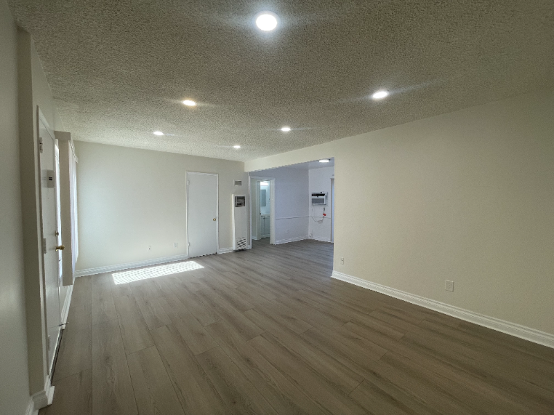 19405 Haynes St - Photo 5 of 15