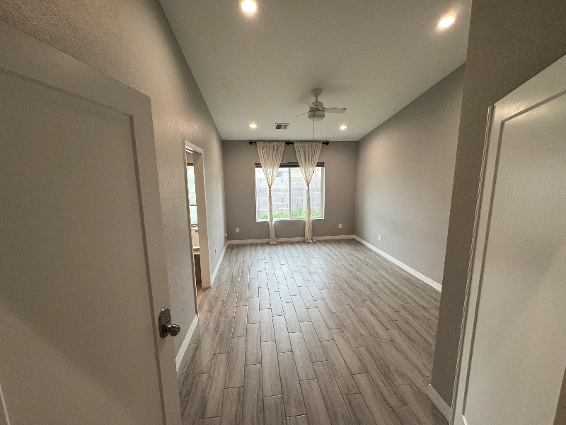 1558 W 5th St #1 - Photo 7 of 28