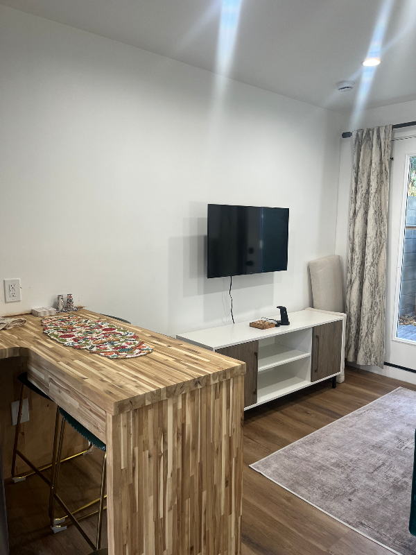 3749 Hillcrest Dr #B - Photo 6 of 20