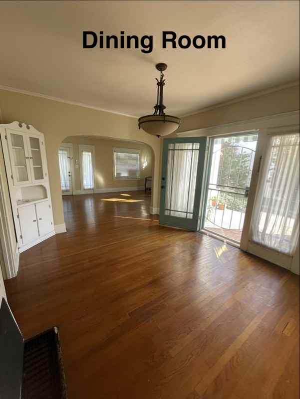 515 S Indiana St - Photo 4 of 20