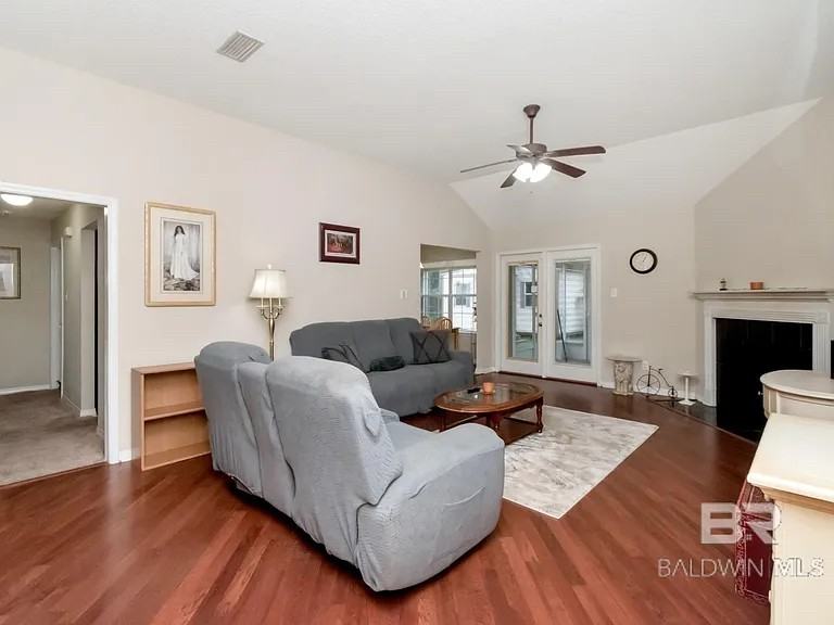 8816 Spring Grv N - Photo 5 of 27