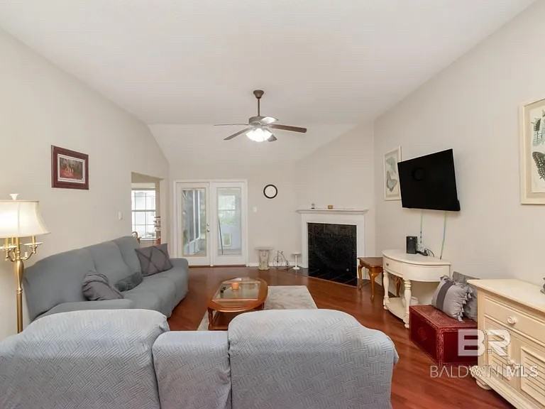 8816 Spring Grv N - Photo 6 of 27