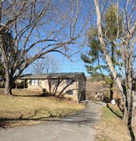 featured image of 412 Meadowview Ln