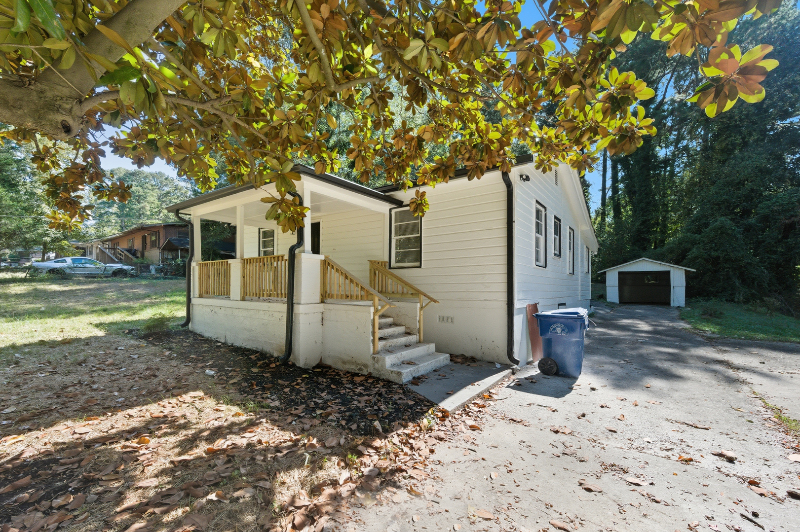 3192 Oakcliff Rd Nw - Photo 2 of 16