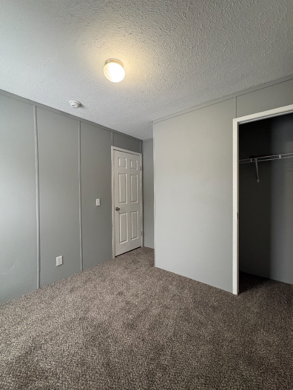 140 Humphrey Dr - Photo 6 of 8