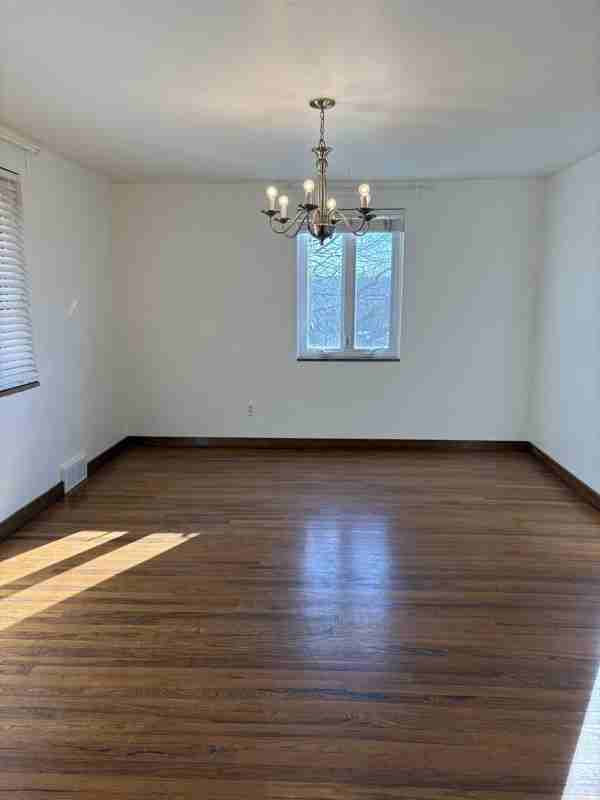 6318 Glenview Pl - Photo 3 of 19