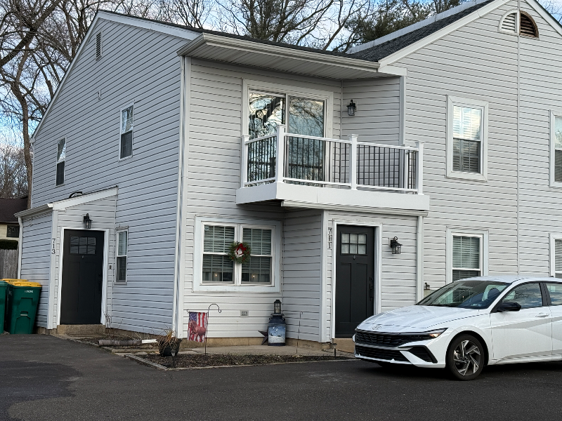 713 Timber Ln - Photo 2 of 35