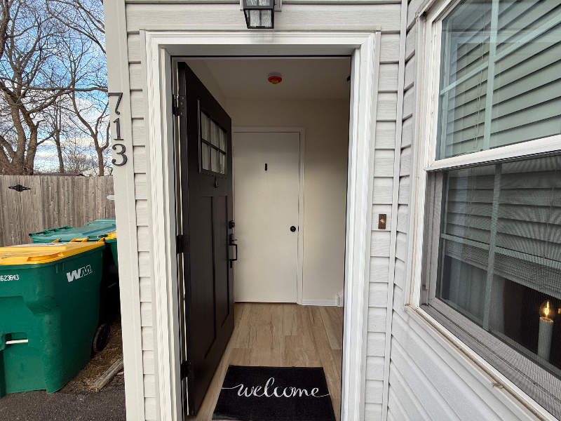 713 Timber Ln - Photo 4 of 35