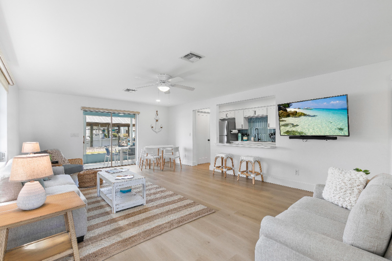 176 Trinidad St - Photo 3 of 24