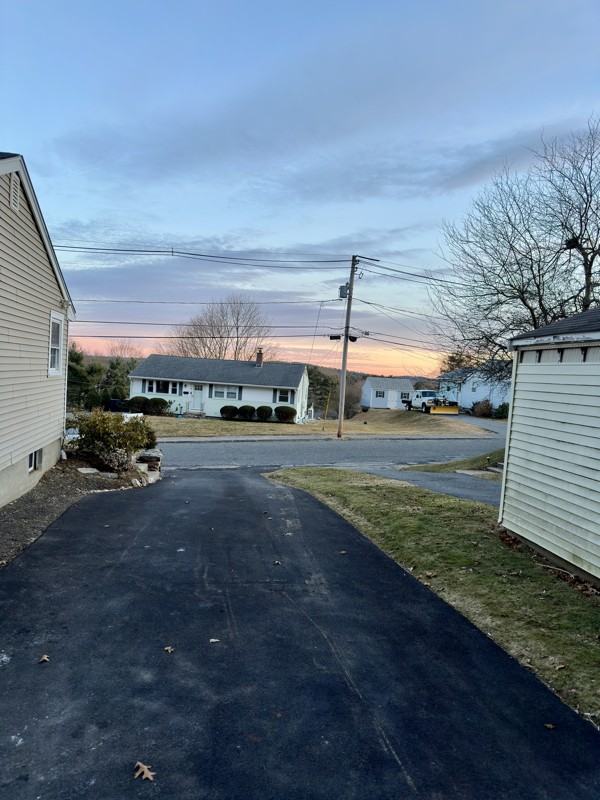 72 Sunshine Dr - Photo 3 of 19