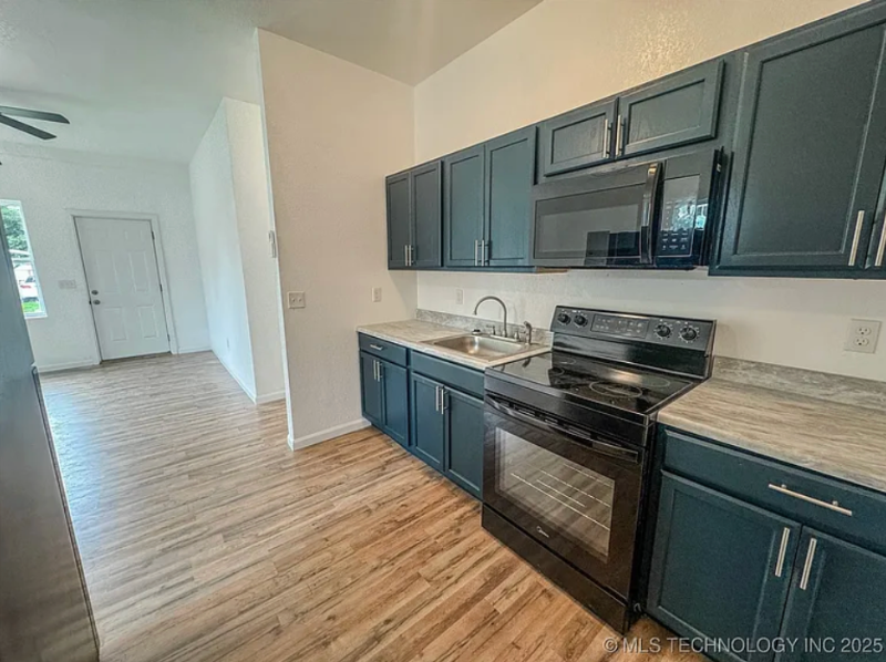 918 Coy Ave #916 - Photo 6 of 16