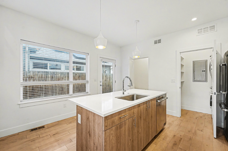 232 Inca St - Photo 5 of 20