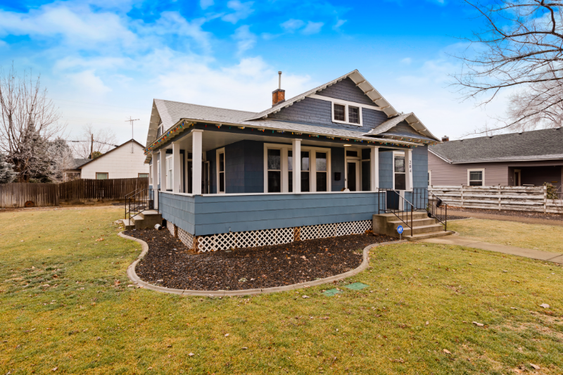 204 18th Ave S - Photo 2 of 18