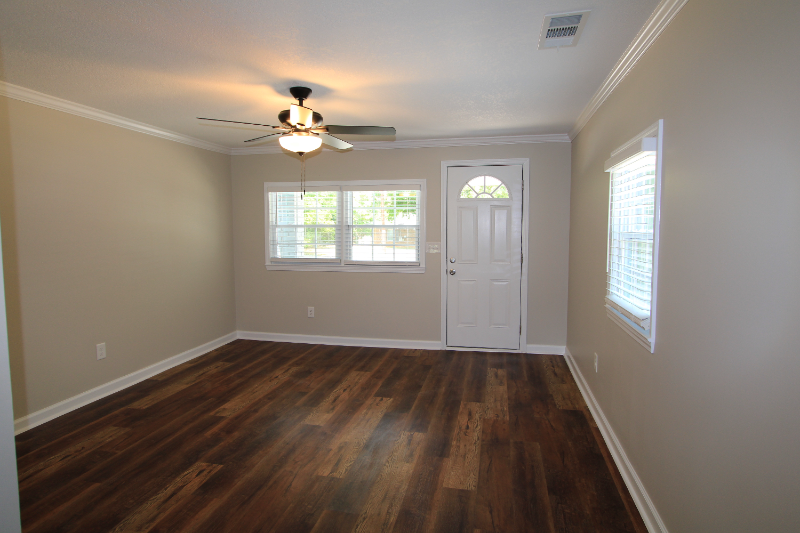 895 Brackett Rd - Photo 7 of 10