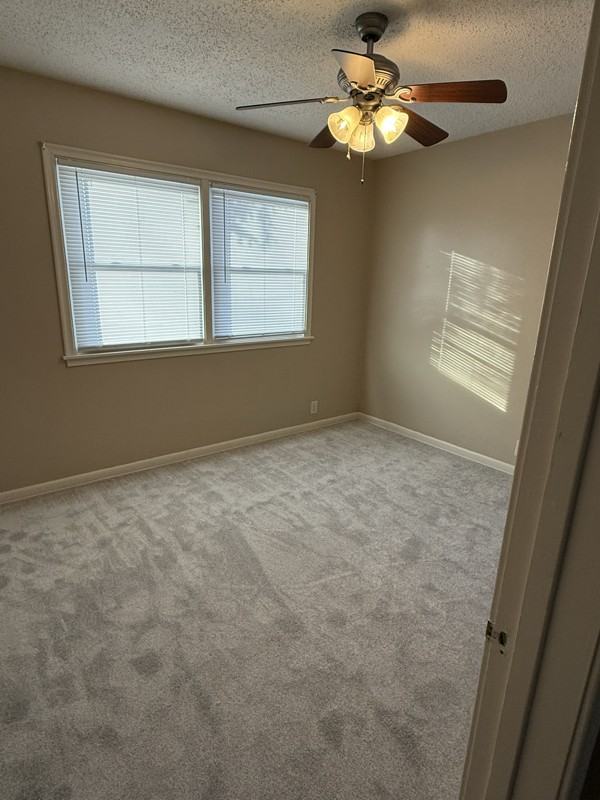 711 S 68th Ave - Photo 5 of 10