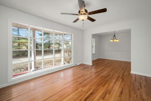 13900 Evan Aire Dr - Photo 4 of 20